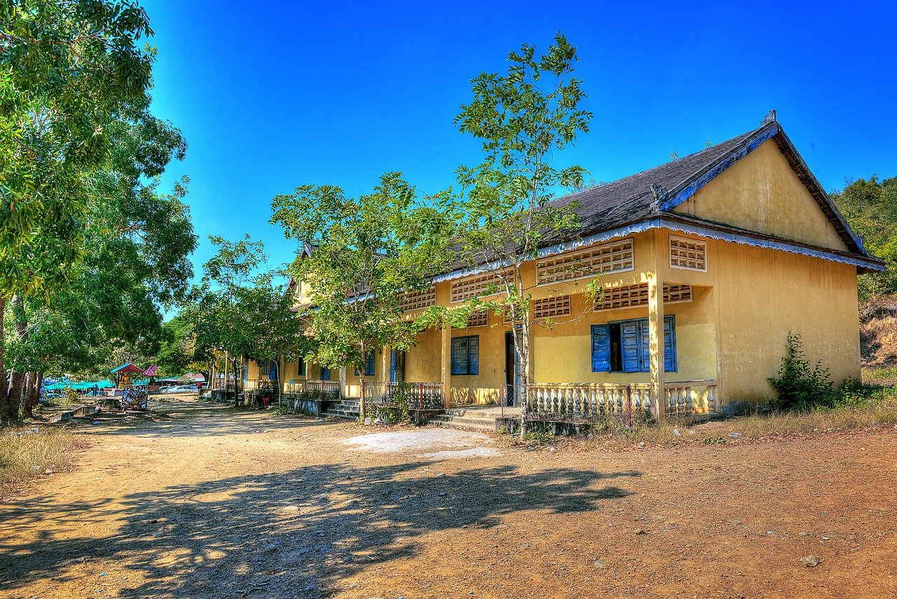 Escuela rural beneficiada por Rey Barule English